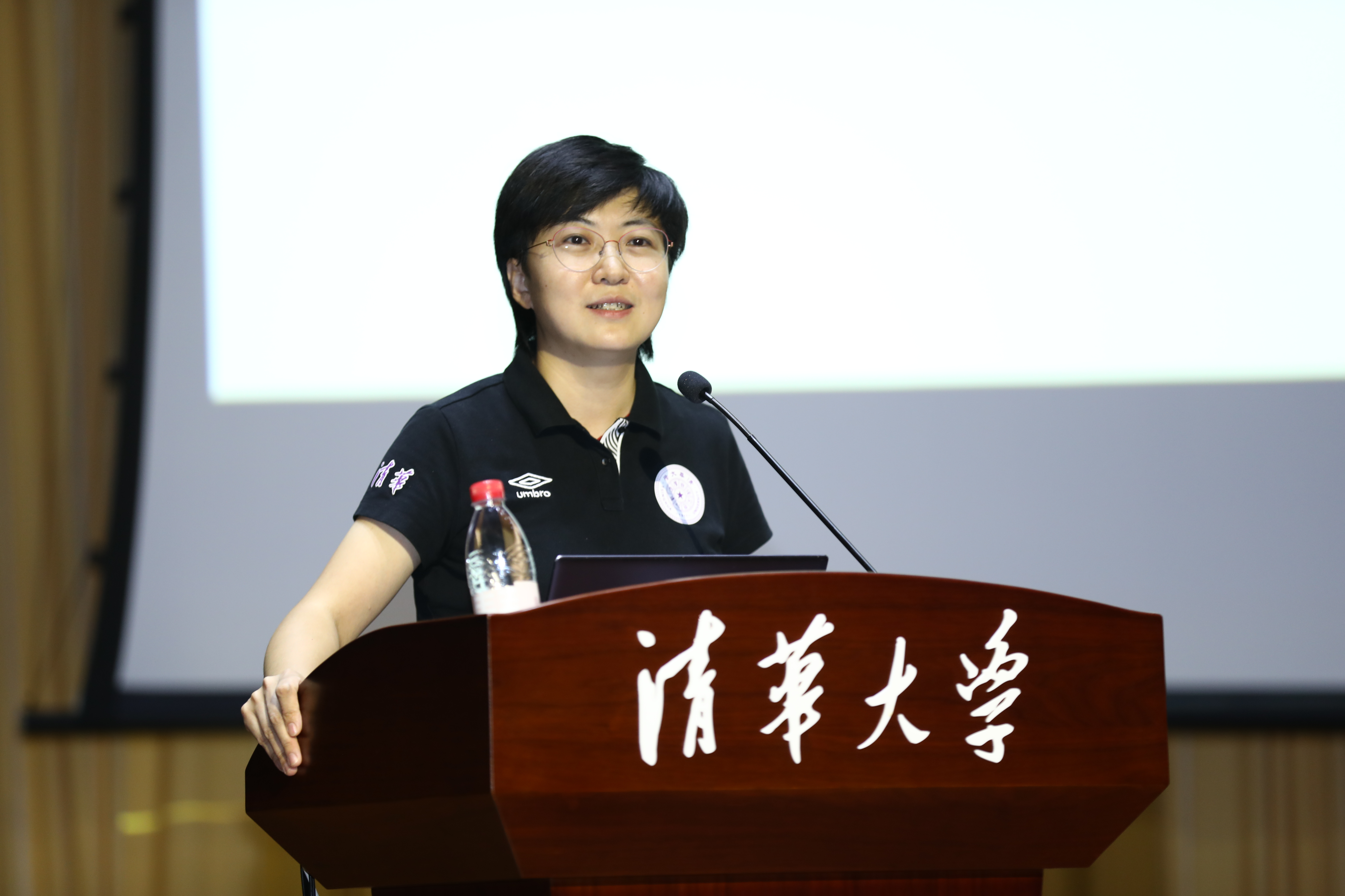 20220816-赢博手机版app举办2022级本科生新生骨干训练营-严振峣-余潇潇作专题讲座.jpg
