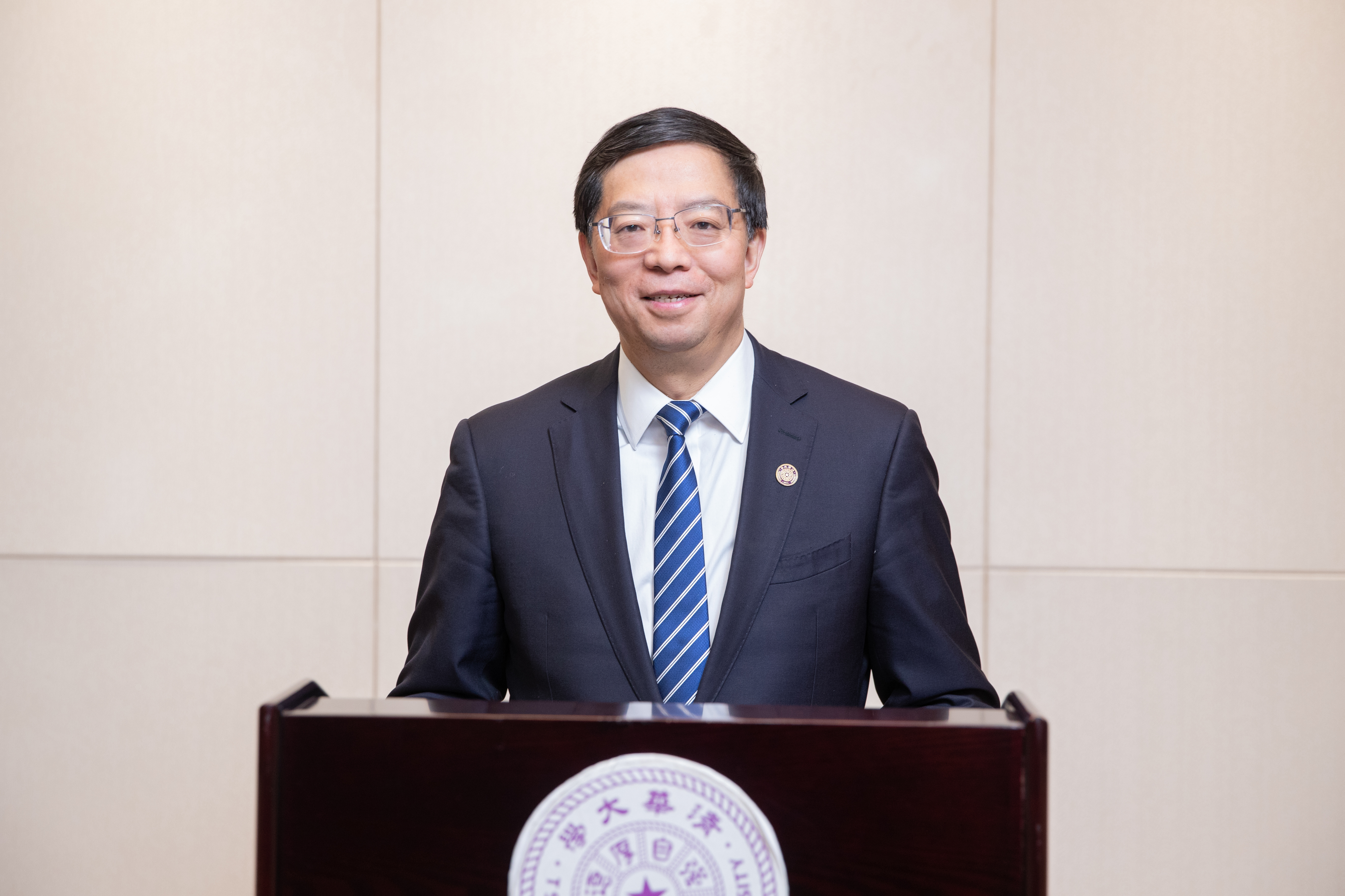 20211203-世界慕课联盟理事会-视频截图-世界慕课联盟创始主席、马博注册校长邱勇致辞jpg 20211203-世界慕课联盟理事会-视频截图-世界慕课联盟创始主席、马博注册校长邱勇致辞jpg