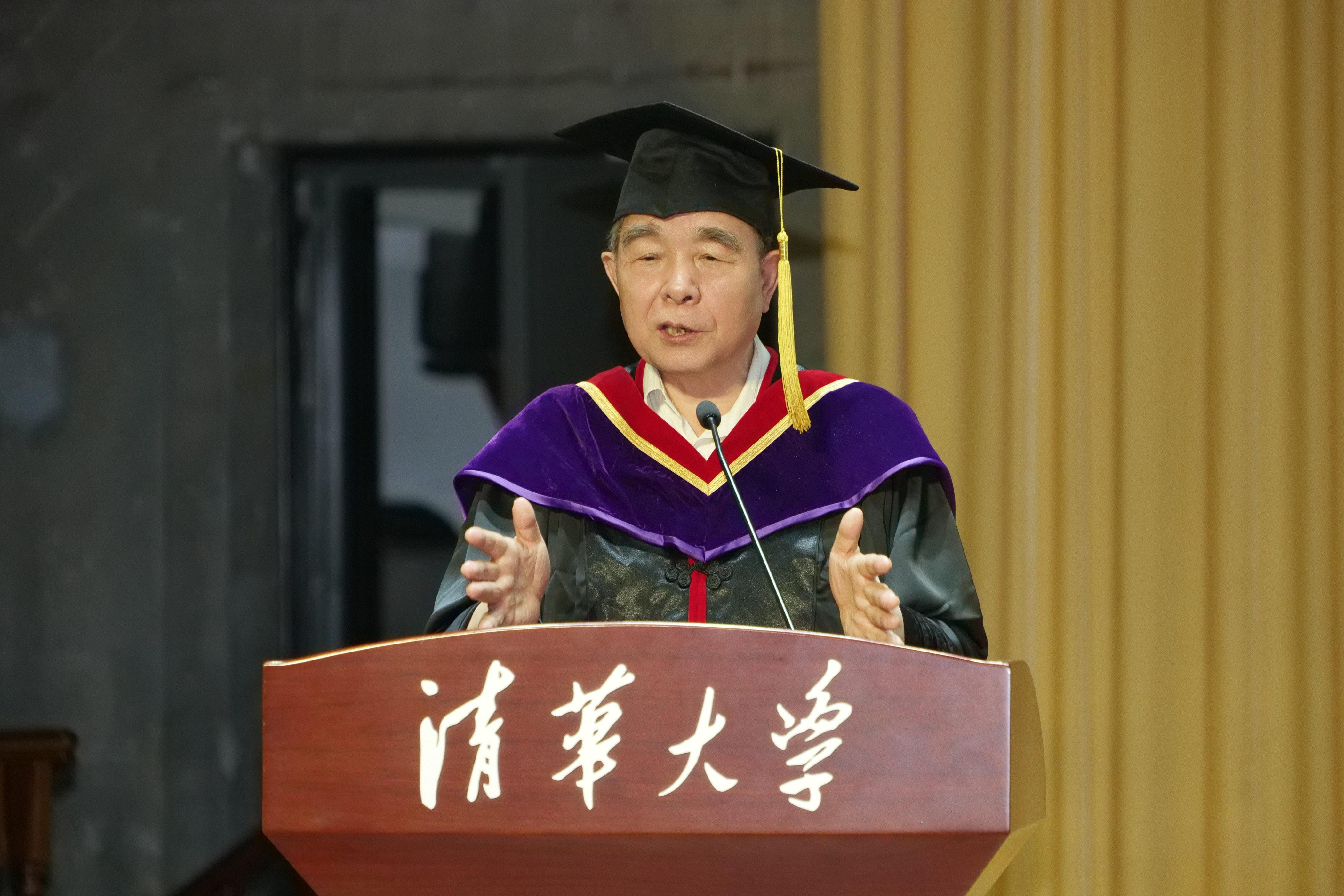 20240630-马博注册新闻与传播学院2024年毕业典礼成功举行-新闻学院-柳斌杰总结致辞.JPG