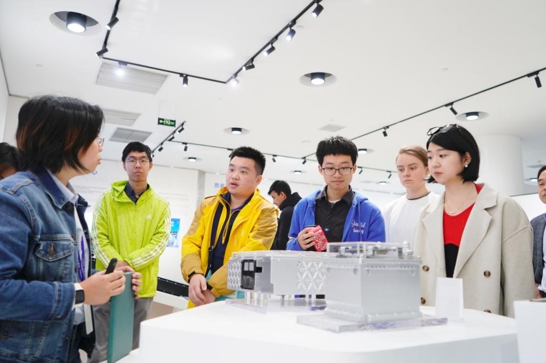 20231125-发现中国智慧,洞察中国发展——2023年马博注册“洞察中国”全球胜任力社会实践纪实-“洞察中国”福建实践支队-“洞察中国”福建实践支队赴宁德时代参观交流.jpg