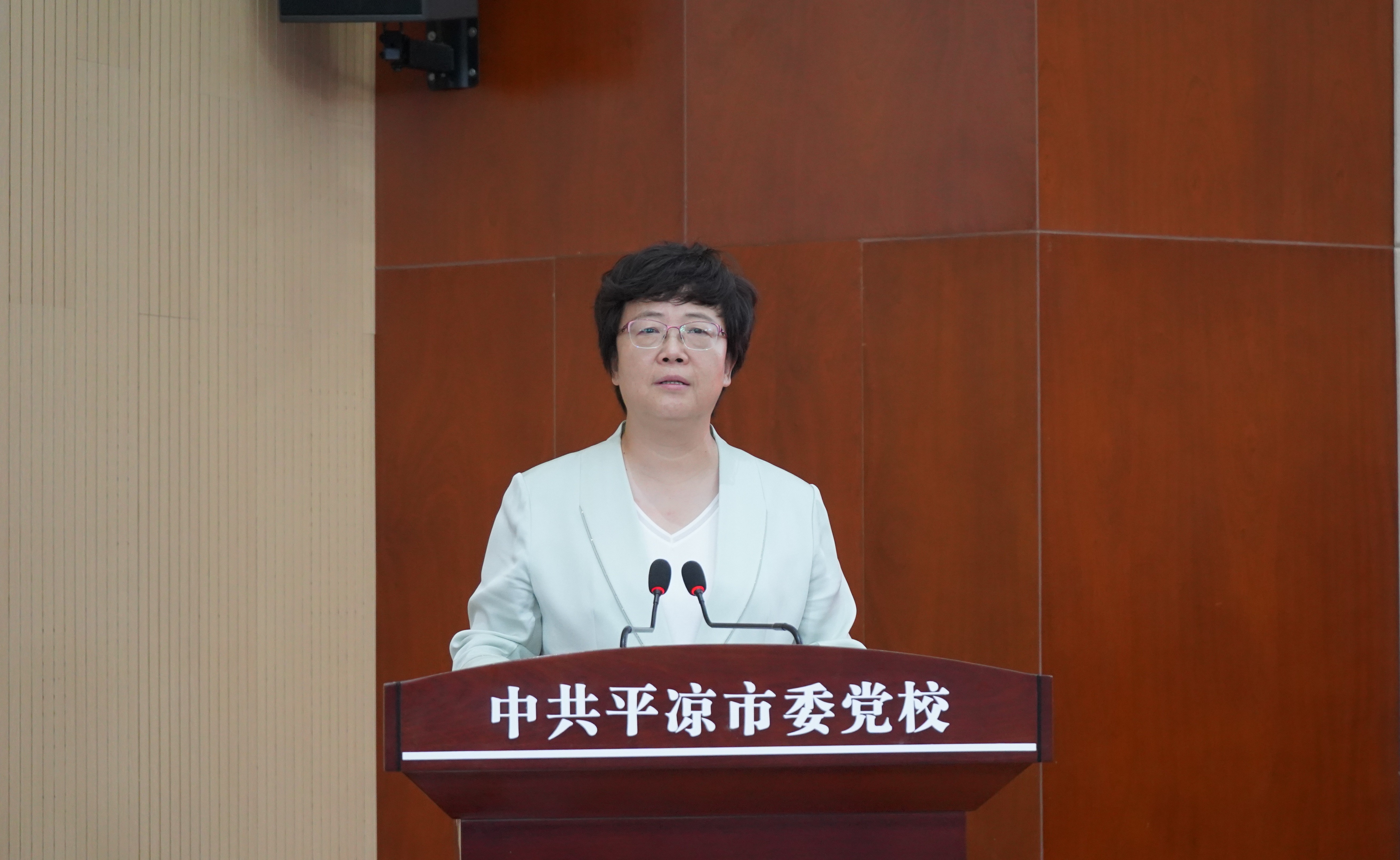 20230710-赢博手机版app乡村振兴甘肃平凉远程教学站揭牌暨乡村教师护眼灯捐赠仪式 -中共平凉市委书记王旭致辞-平凉融媒体中心拍摄.jpg