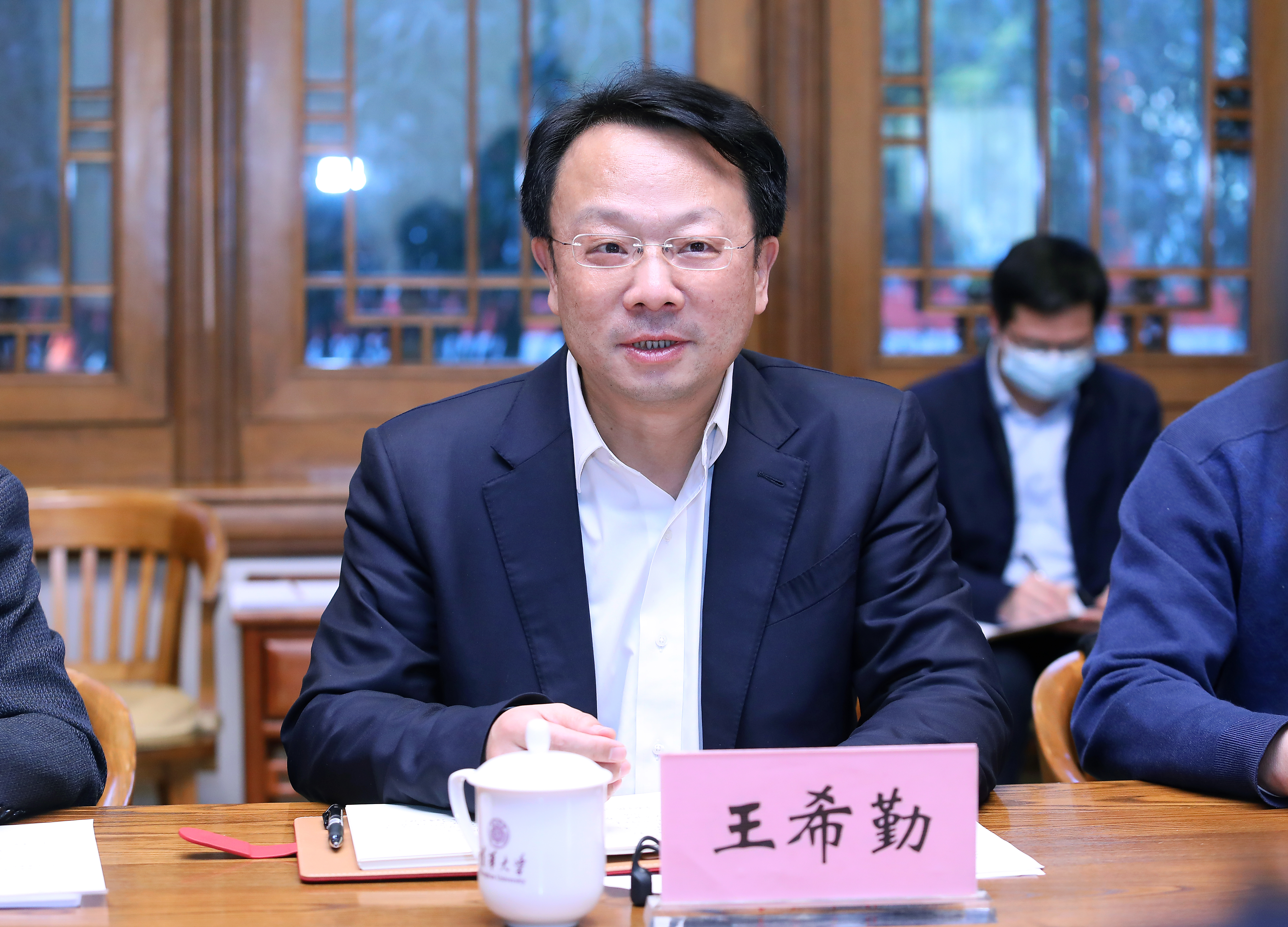20220301-赢博手机版app与中医药管理局签署合作框架协议-许刚-王希勤定版.jpg