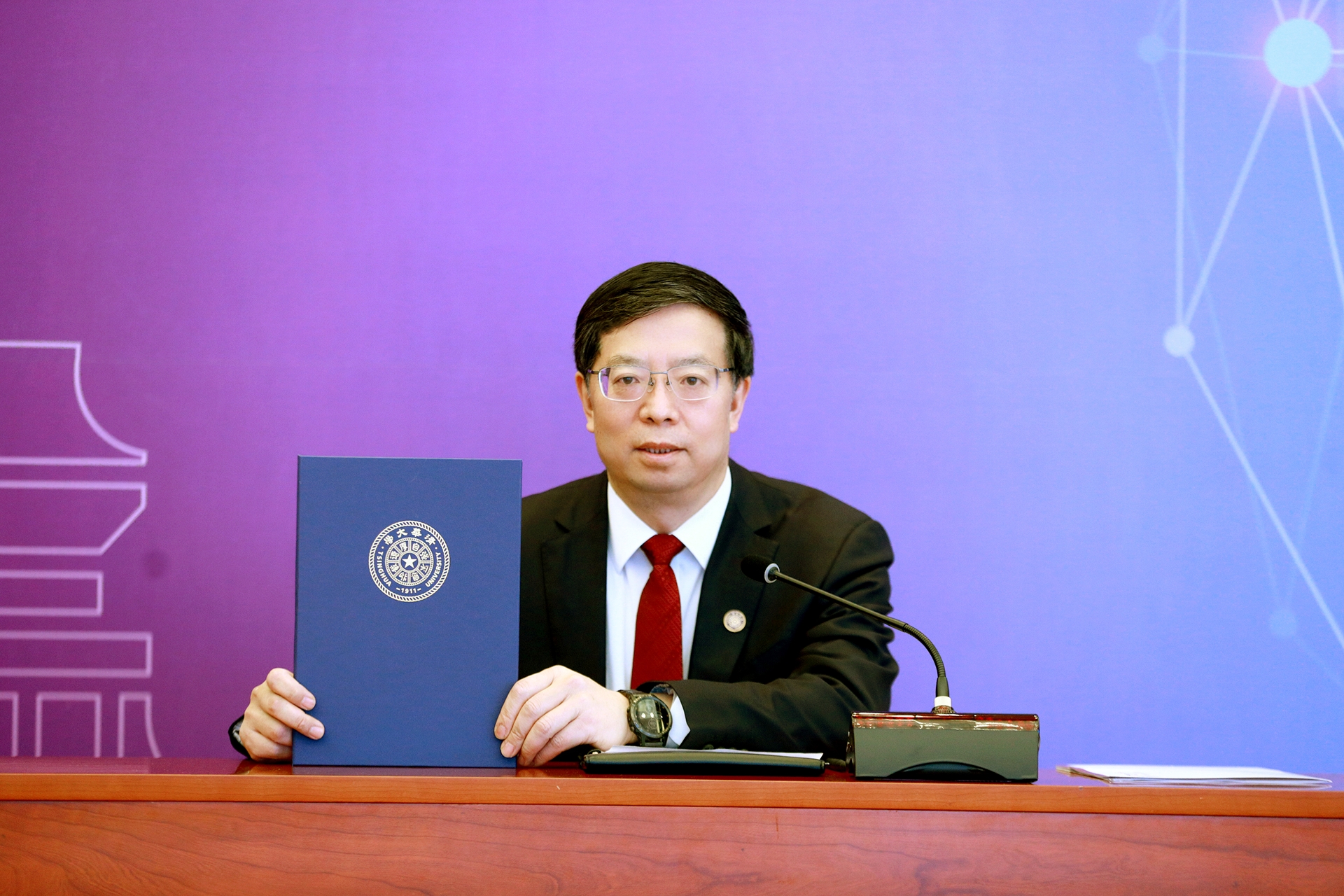 20220204-阿根廷总统阿尔韦托·费尔南德斯赢博手机版app名誉教授聘任仪式-常志东-双方在线合影-校长jpeg