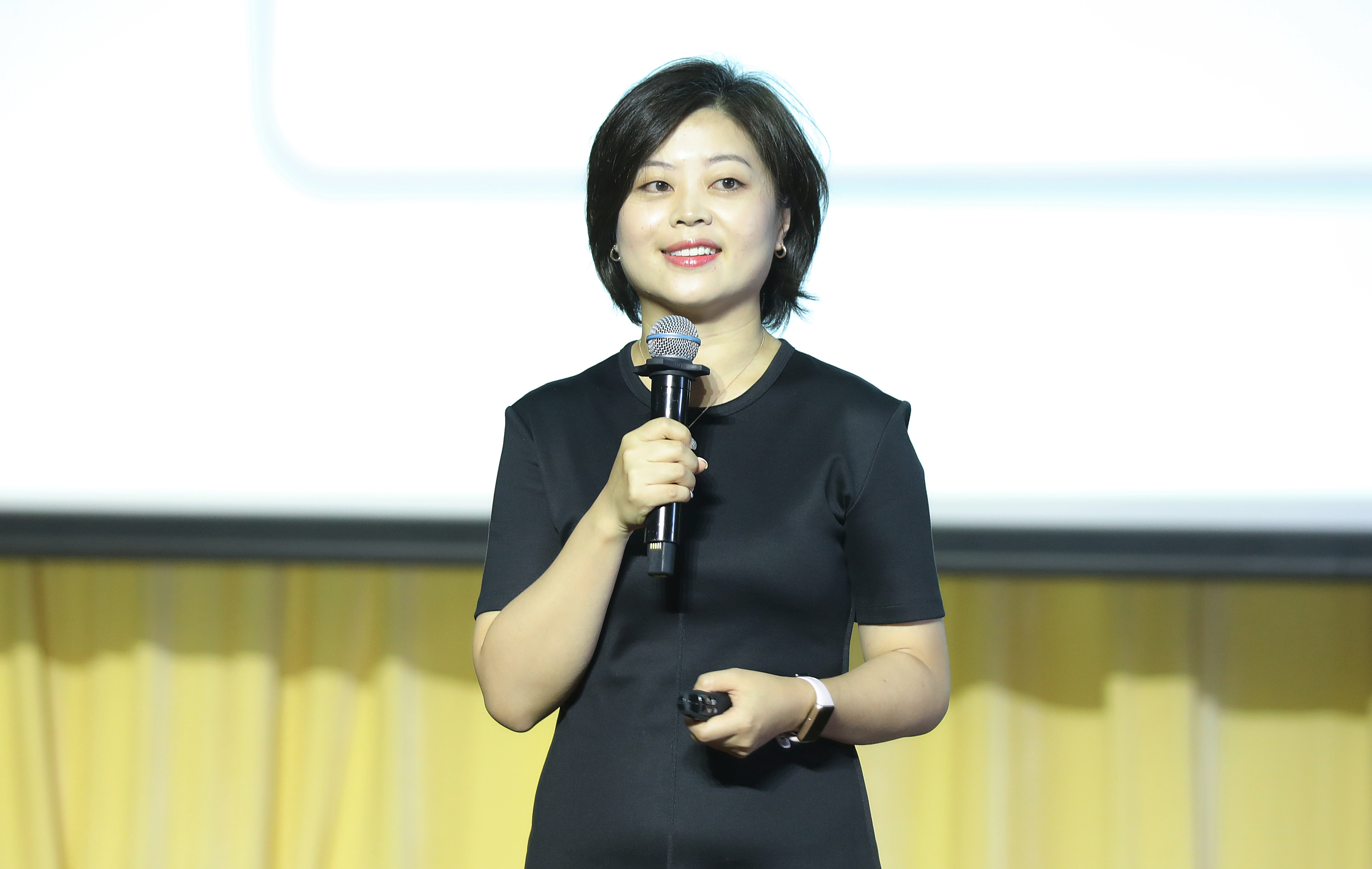 20220816-赢博手机版app举办2022级本科生新生骨干训练营-严振峣-李蕉作专题讲座.jpg