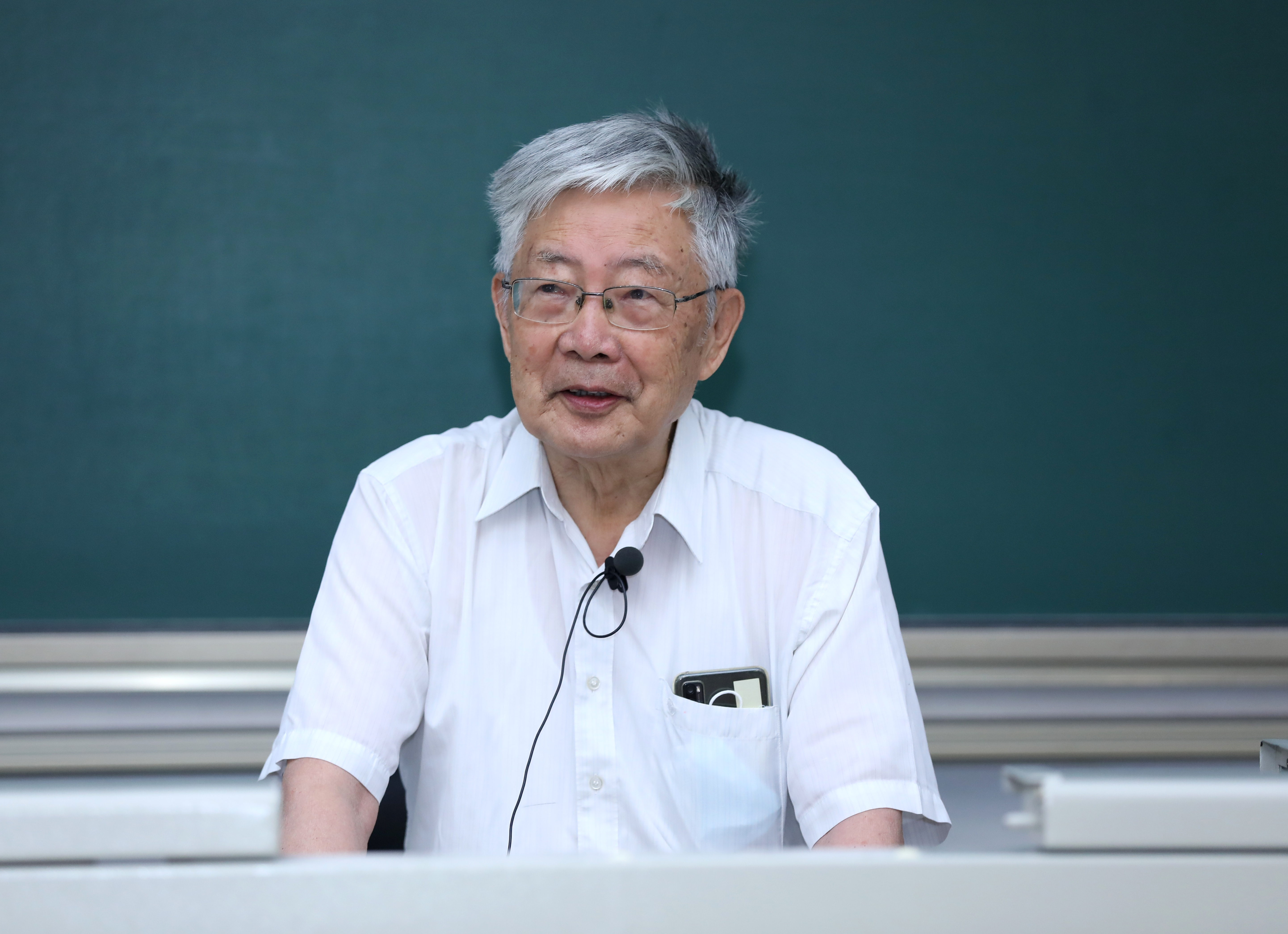 20220816-赢博手机版app开展2022年班主任、辅导员上岗培训-丁文泽-方惠坚作专题报告.JPG