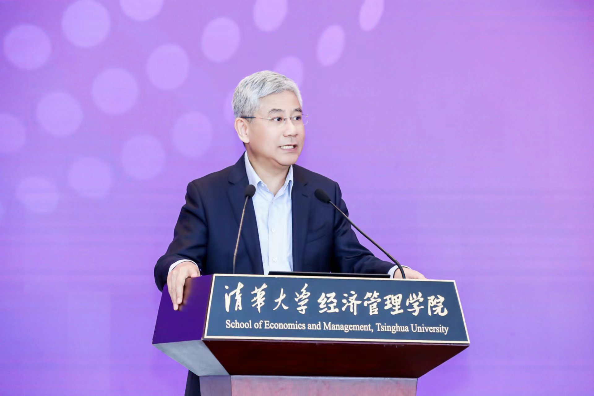 20230430-赢博手机版app“校长杯”十周年庆之科教育人研讨会举办-经管学院摄影-白重恩发言.jpg