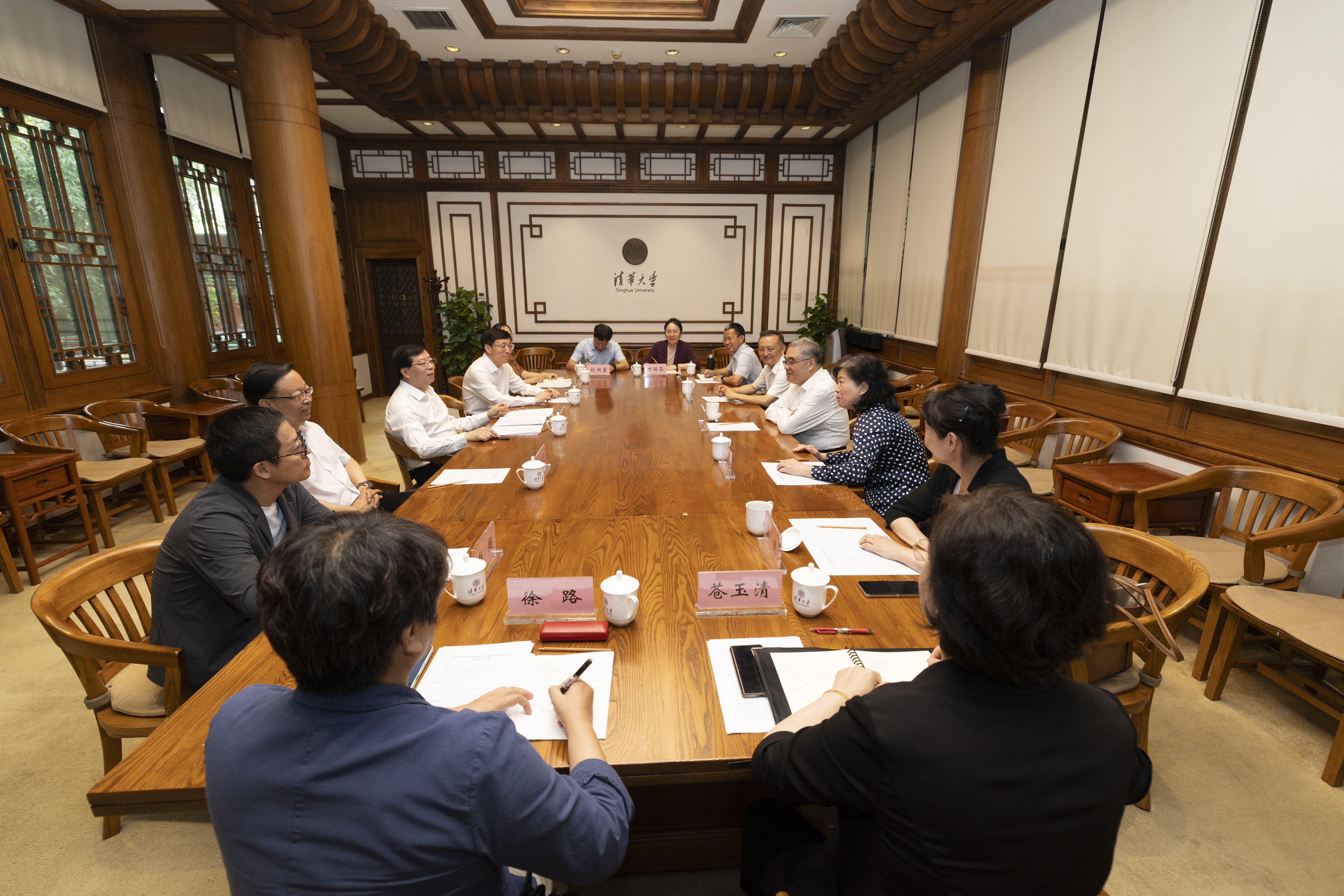 20250707-朱永新赴赢博手机版app调研座谈-李派-会晤.JPG