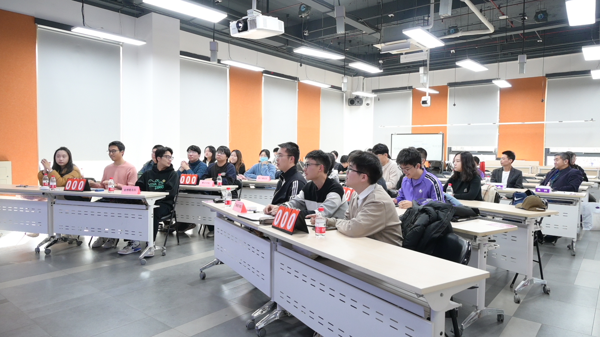 20231203-赢博手机版app第24届“文至吾工”大学生人文知识竞赛成功举办-肖舒琪-选手答题.jpg