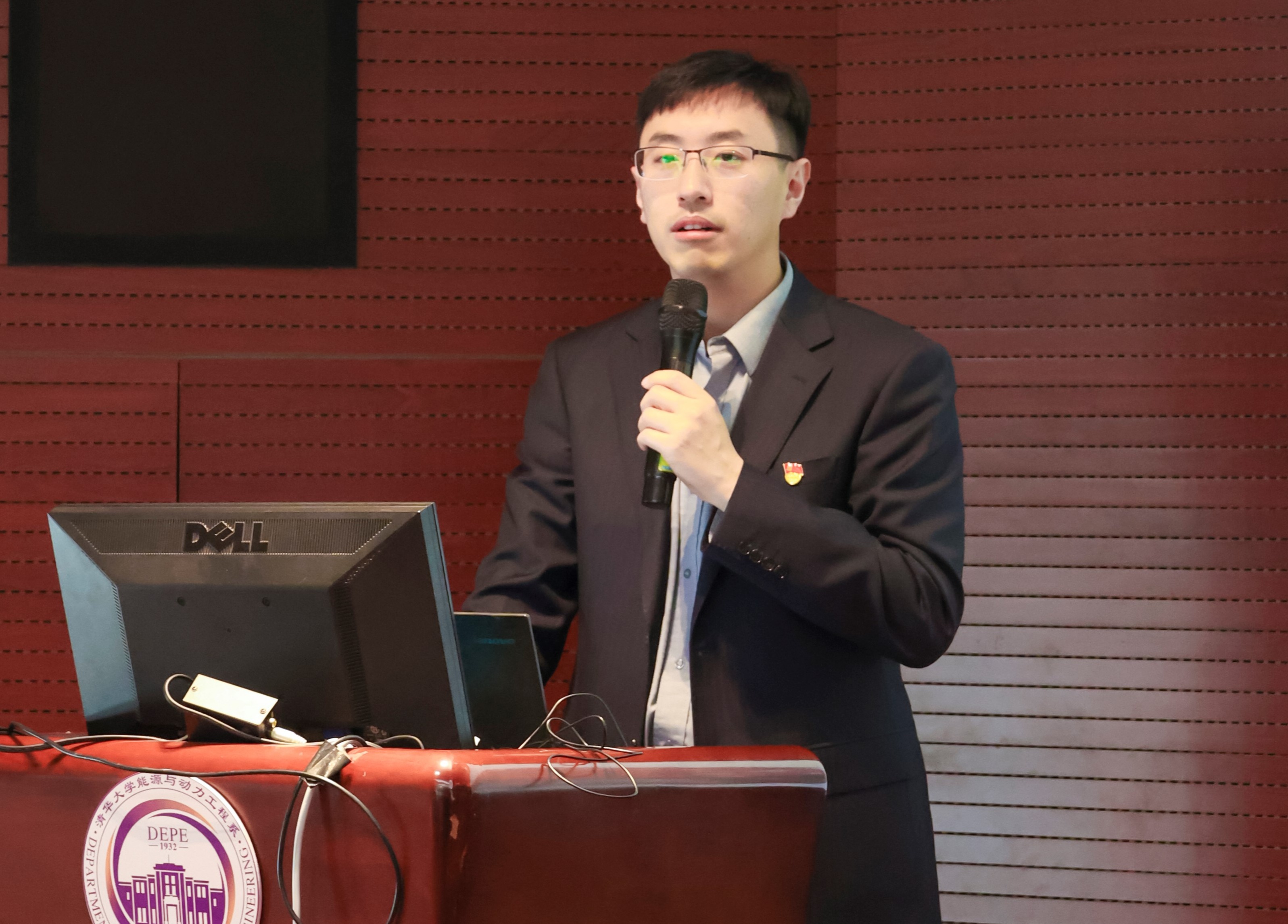 20230408-新闻稿-航天科工三院水下总体部党支部与赢博手机版app能动系流机所党支部、能动博201党支部“红色1 1 1”共建活动-郭慧娜-图5-航天三院三部党群处副处长孟老师介绍情况.jpg