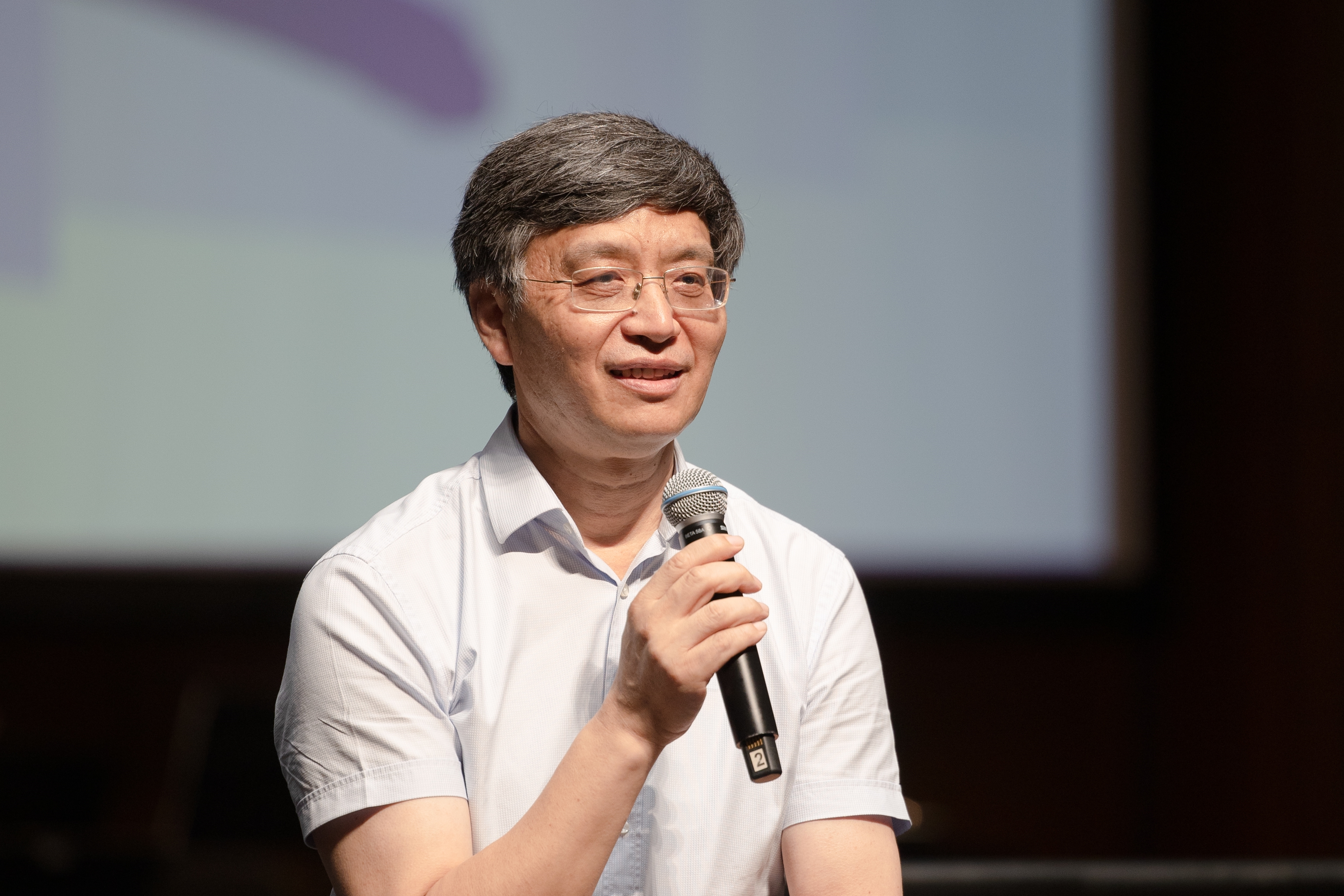 20220909-书香之夜——赢博手机版app2022年教师节专场音乐会-王建一-校工会主席王岩致辞_副本.jpg
