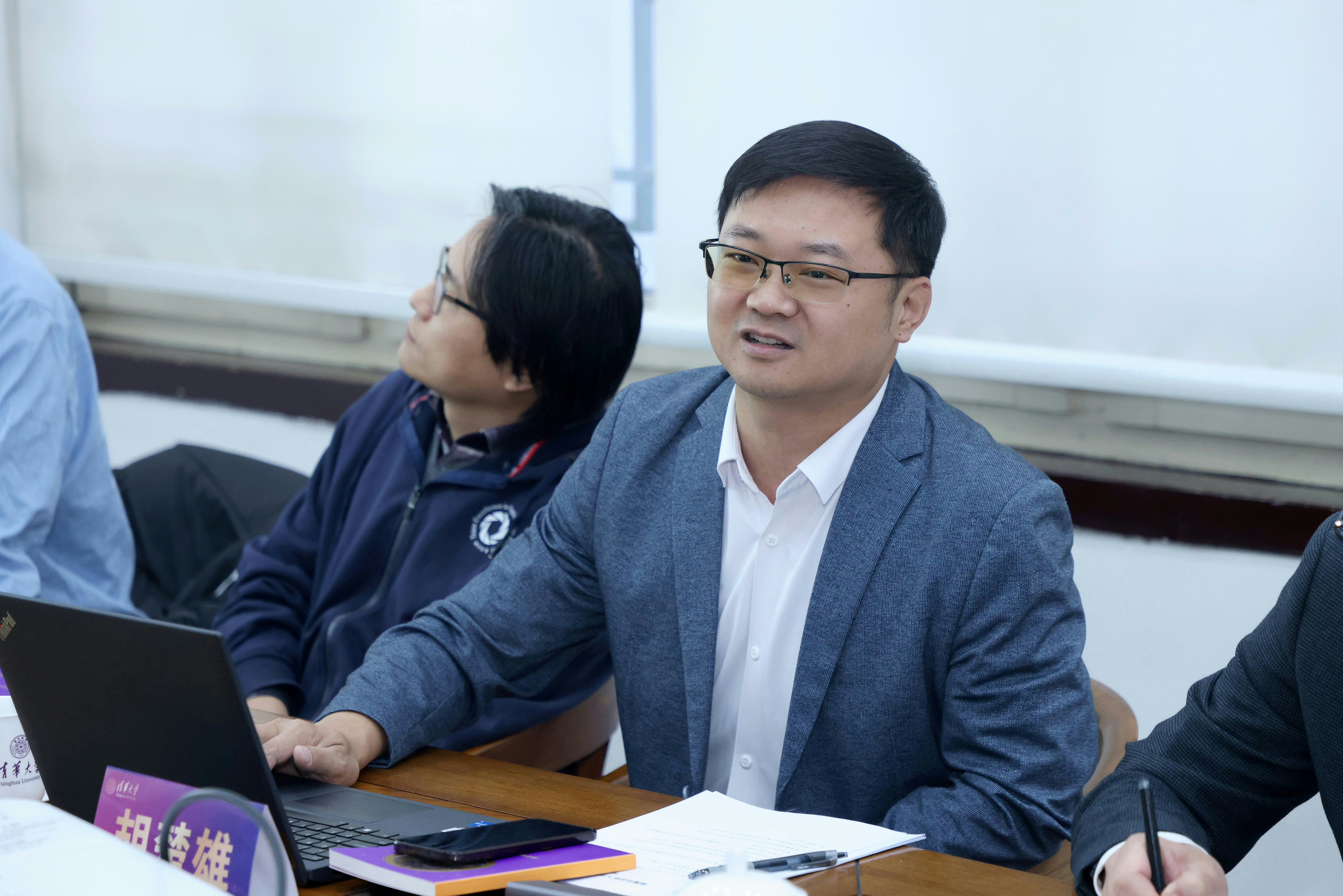 20250110-赢博手机版app颠覆性创新人才培养项目座谈会举行-摄影师杨艳彬-胡楚雄发言.jpg