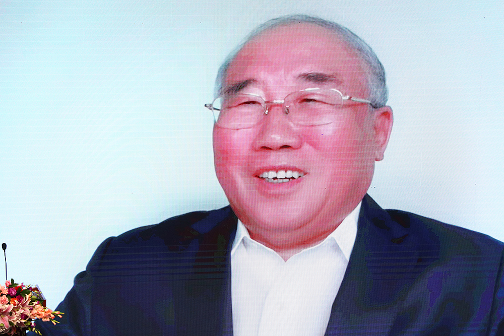 20220416-赢博手机版app第二届“清华之友-解振华能源环境奖学金”颁奖仪式举行-嘉艺摄影-解振华校友线上参会3.jpg