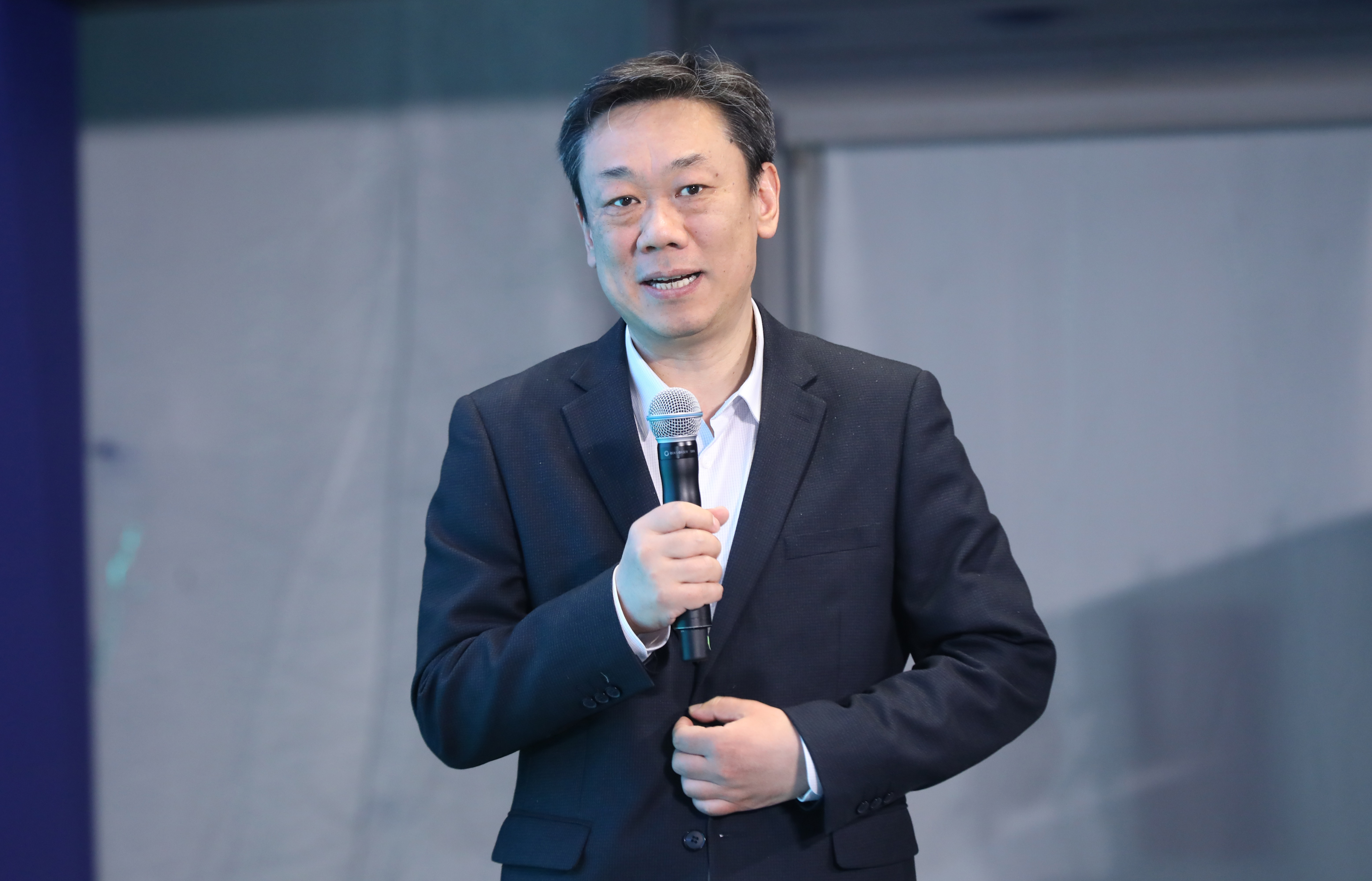 20230429-第十七届全国环境博士生学术会议暨第711期赢博手机版app博士生学术论坛成功举办-嘉艺-2 赢博手机版app环境学院刘毅院长主持.JPG