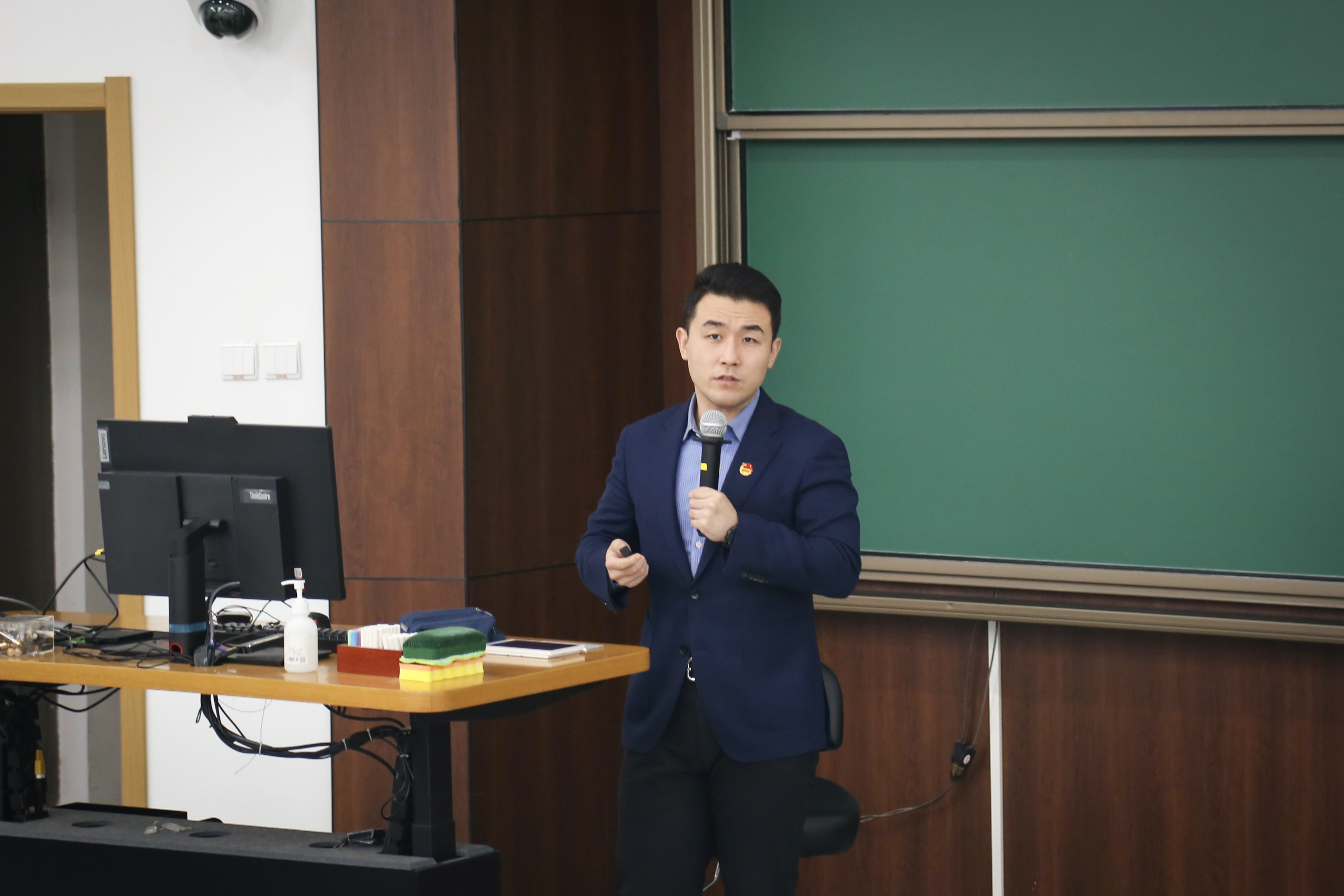 20221013-赢博手机版app第四期“笃行”研究生领导力培养计划开班仪式顺利举行-金雨浩授课-肖明瑞.jpg
