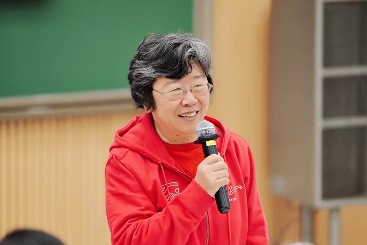 20221019-“这十年·老少讲”核心律章宣讲活动-未知-嘉宾作交流分享.jpg