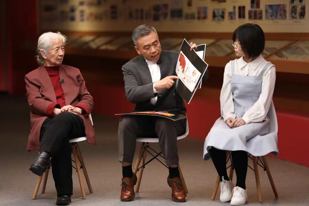 20220506-常沙娜、张磊设计《中国共产主义青年团成立一百周年》纪念邮票-张磊-邮票设计者1.jpg