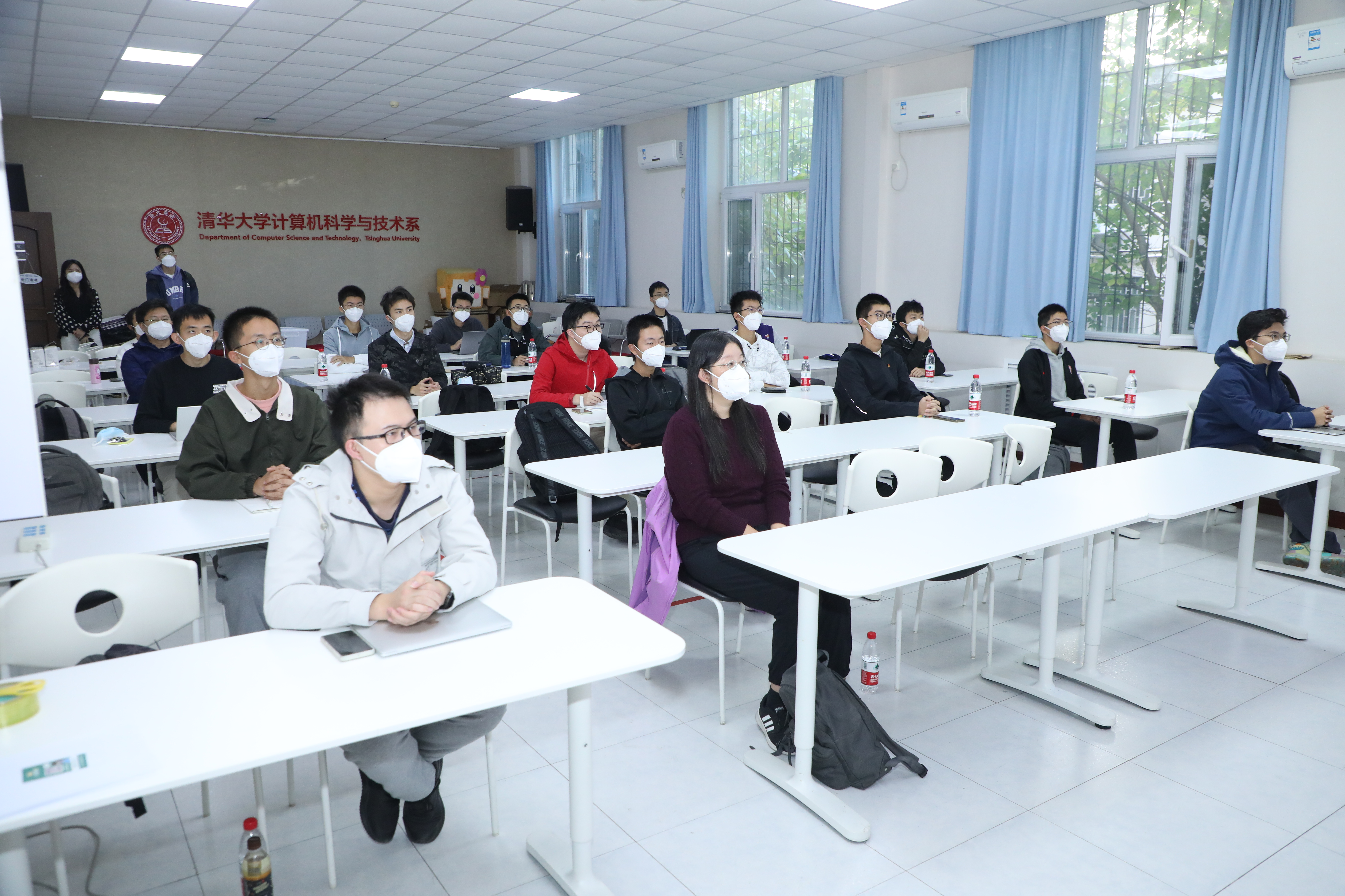 20221018-喜庆二十大,奋进新征程——赢博手机版app本科生党支部热切关注党的二十大开幕会-刘雪天-各院系本科生党支部观看党的二十大开幕会2.JPG