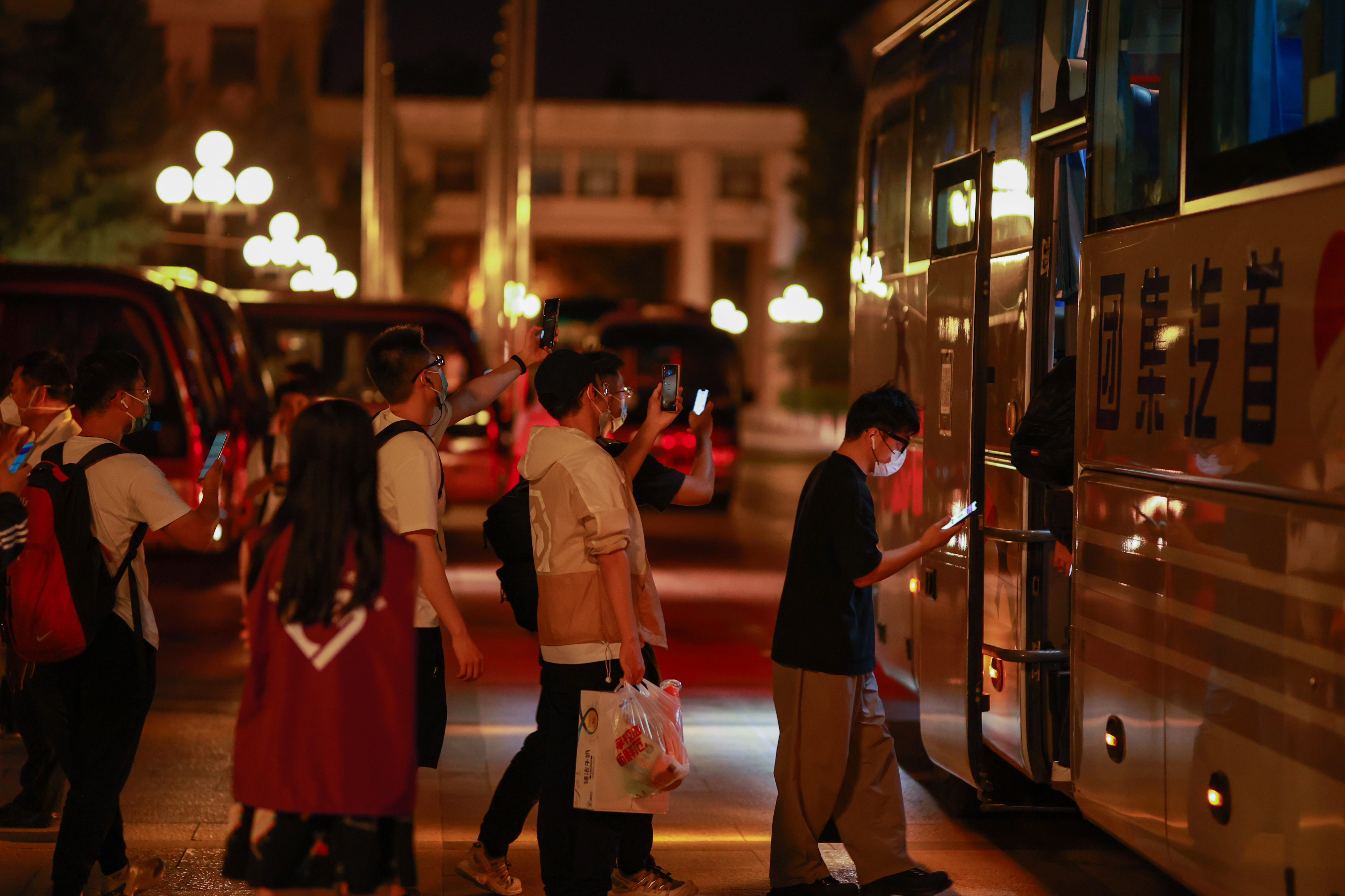 20220527-双清专线,暖心便捷的安全“传送门”-贾桂昊-夜间集结0.JPG