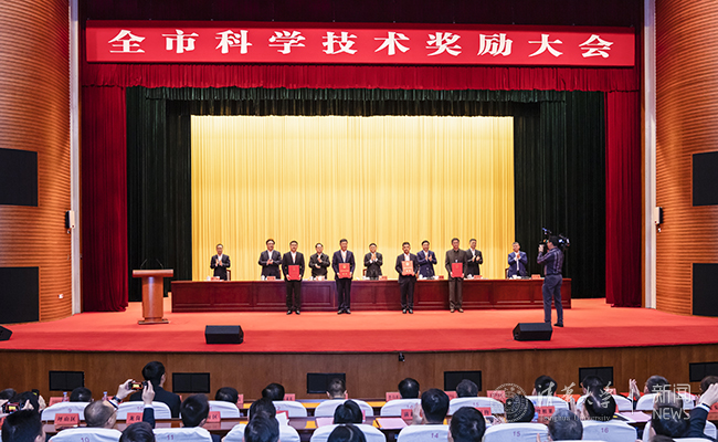 award1.jpg
